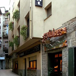 Auberge de jeunesse Les Collades, Sort